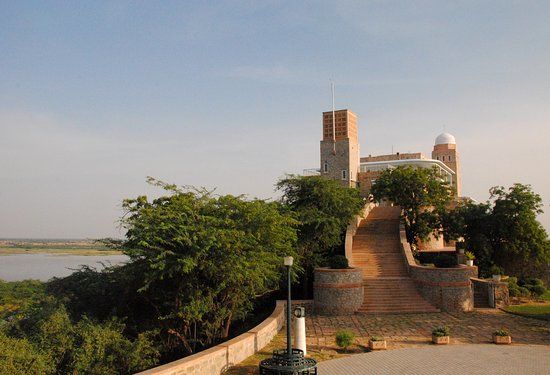 Sardar Samand Lake
